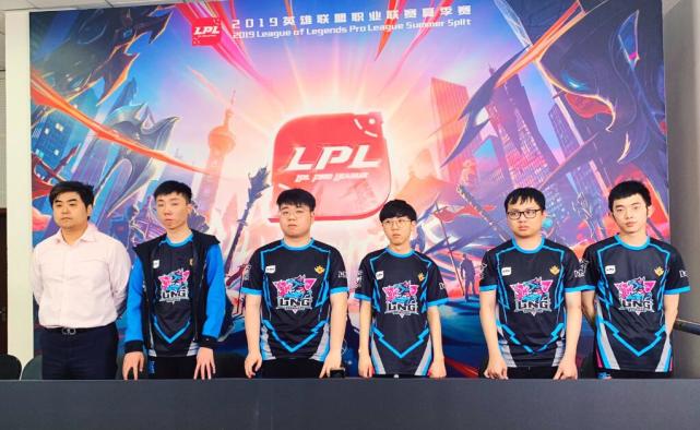 的三分球 的三分球